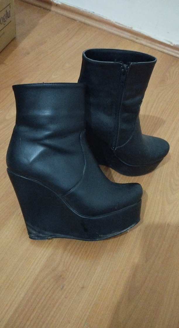 Kadın Siyah Dolgu Topuklu Bot - Görsel 4