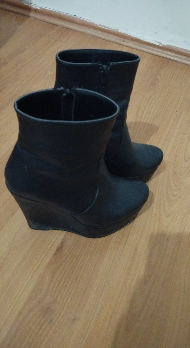 Kadın Siyah Dolgu Topuklu Bot - Görsel 3