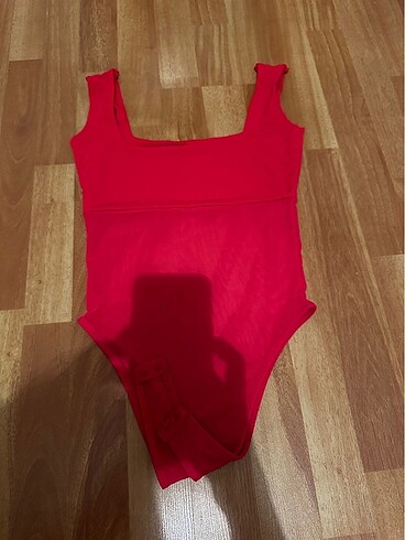 Kırmızı body