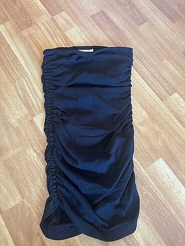 Zara mini elbise vücudu sarıyor