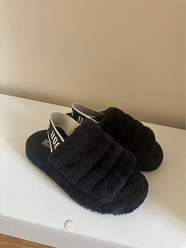 UGG terlik