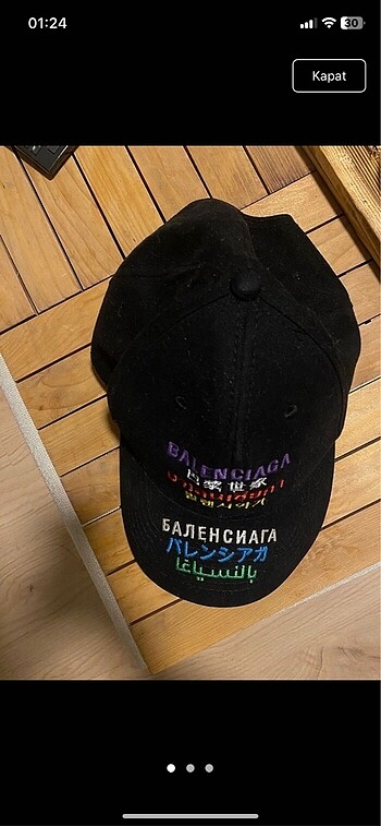 Balenciaga şapka