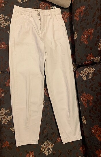26 Beden beyaz Renk Addax Beyaz mom pantolon