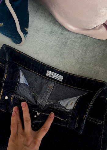 Siyah Kemerli Kısa Kot Etek - Görsel 4