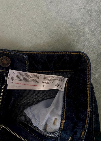 Siyah Kemerli Kısa Kot Etek - Görsel 3