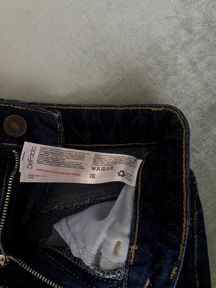 Siyah Kemerli Kısa Kot Etek - Görsel 3