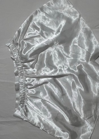 İnce Askılı Beyaz Mini Saten Pijama Takımı - Görsel 3