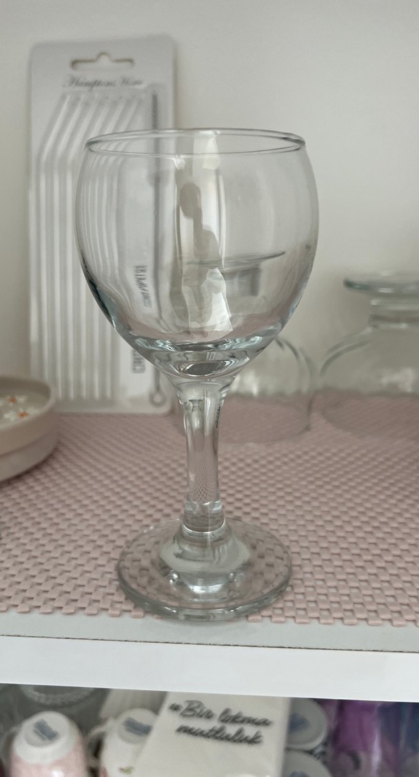 Parlak Beyaz Ayaklı Cam Bardak - Görsel 2