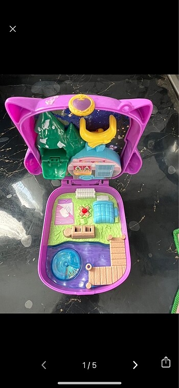 Polly pocket