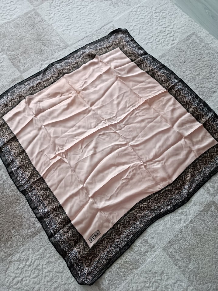 Sura marka Pembe saf İpek Eşarp - Görsel 3