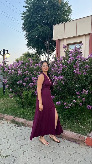 Mürdüm boyundan bağlamalı elbise