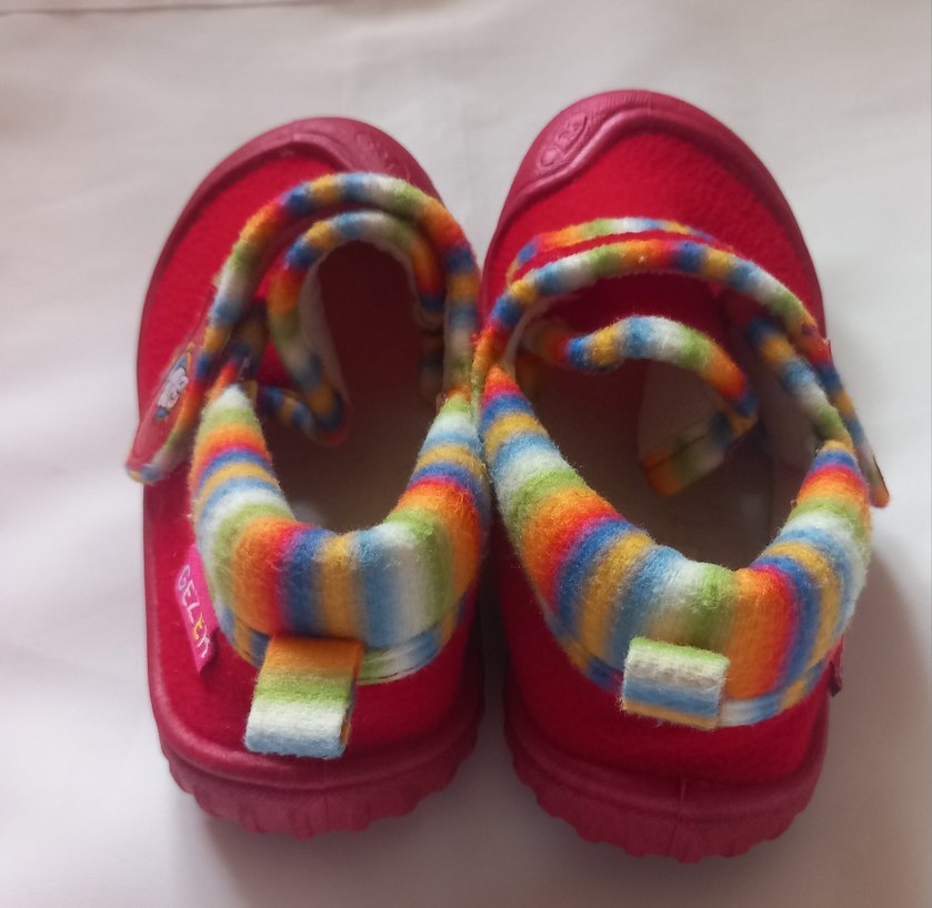 Kız Çocuk Kırmızı Renkli  Ev Terliği - Görsel 2