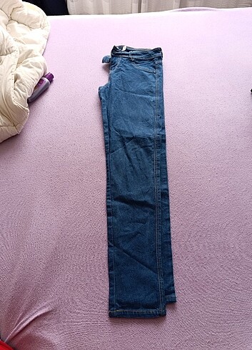 m Beden mavi Renk Bershka pantolon