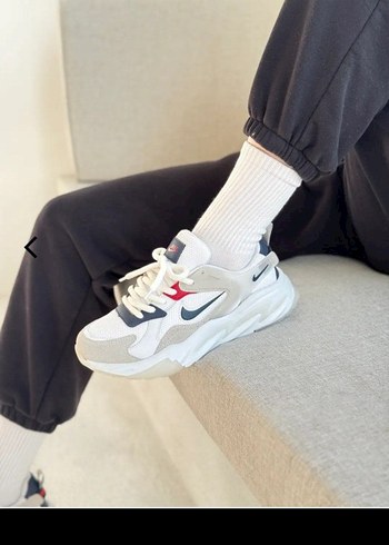 Nike Beyaz Kadın Spor Ayakkabı