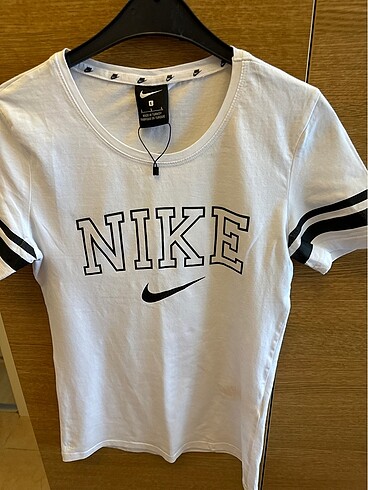 Nike Nike Tshirts