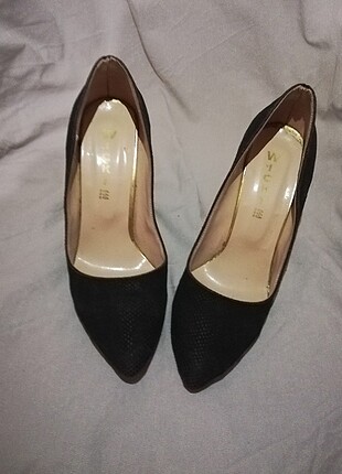 Siyah stiletto