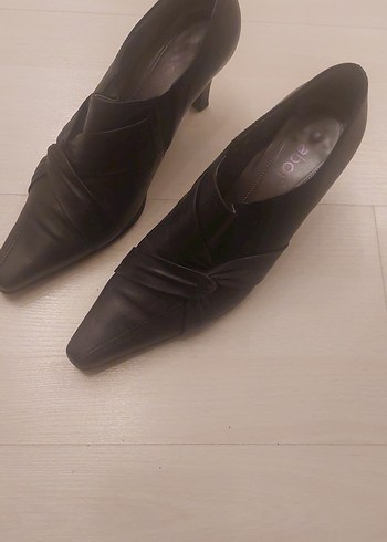 Kadın Siyah Piliseli Stiletto Topuklu Ayakkabı - Görsel 6