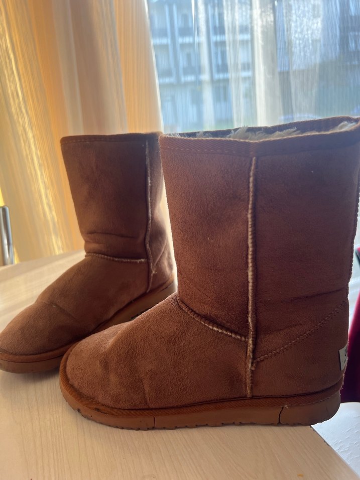 Kahverengi Süet Kadın Botları UGG - Görsel 4