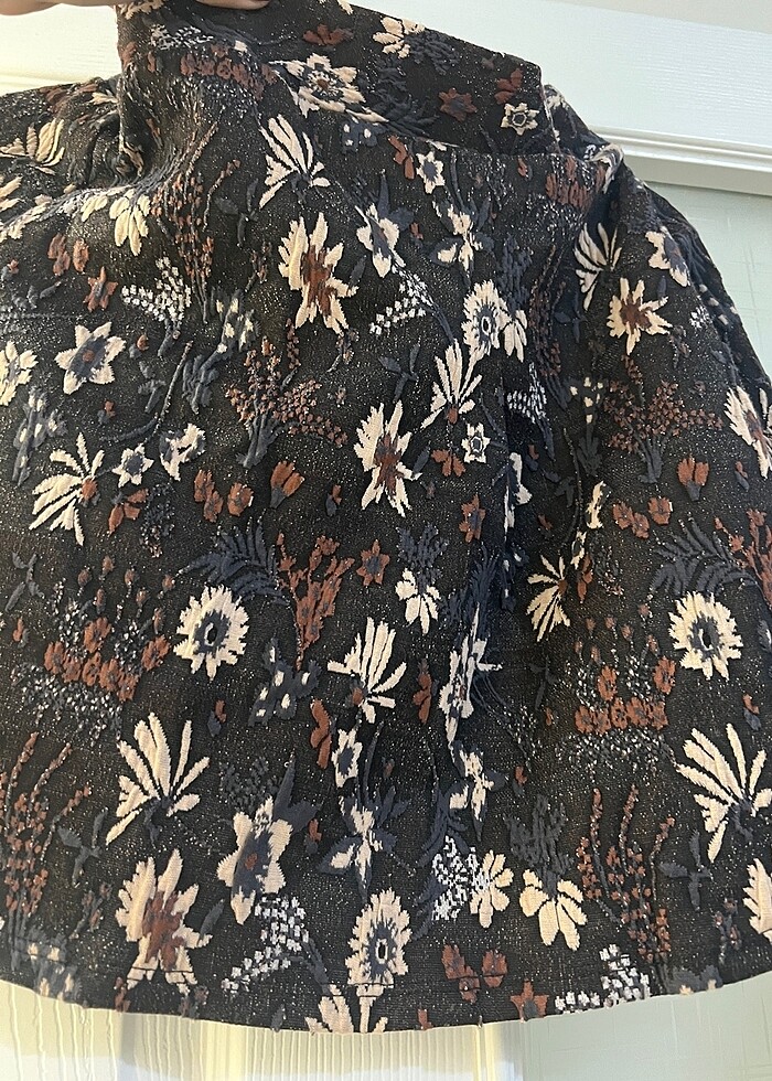 Çiçekli Kadın Etek - Görsel 2