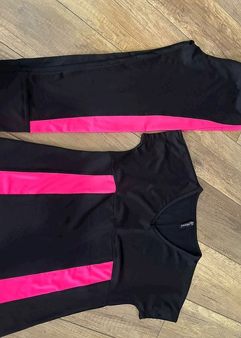 Pembe Şeritli Siyah V Yaka Spor Takım - Görsel 3