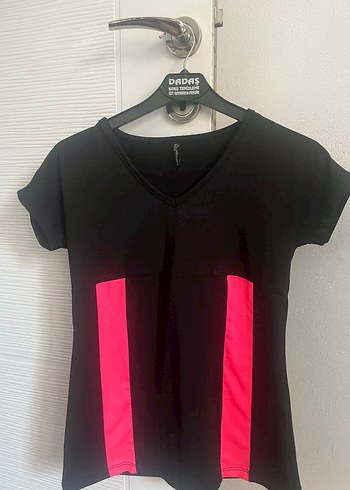Pembe Şeritli Siyah V Yaka Spor Takım - Görsel 4