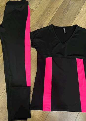 Pembe Şeritli Siyah V Yaka Spor Takım - Görsel 2