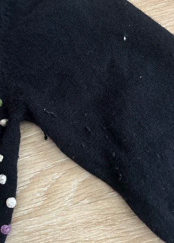 Nakışlı V Yaka Düğmeli Siyah Kadın Hırka - Görsel 5