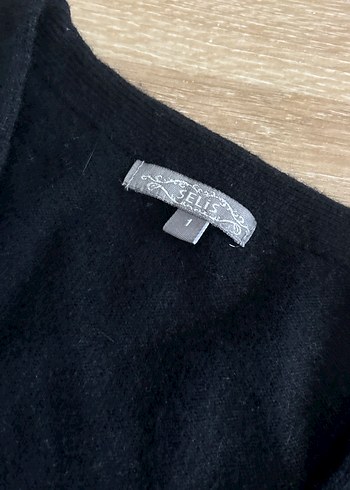 Nakışlı V Yaka Düğmeli Siyah Kadın Hırka - Görsel 3