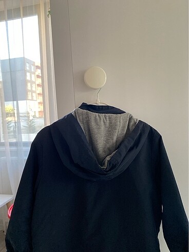 Kapüşonlu mevsimlik mont - Görsel 4