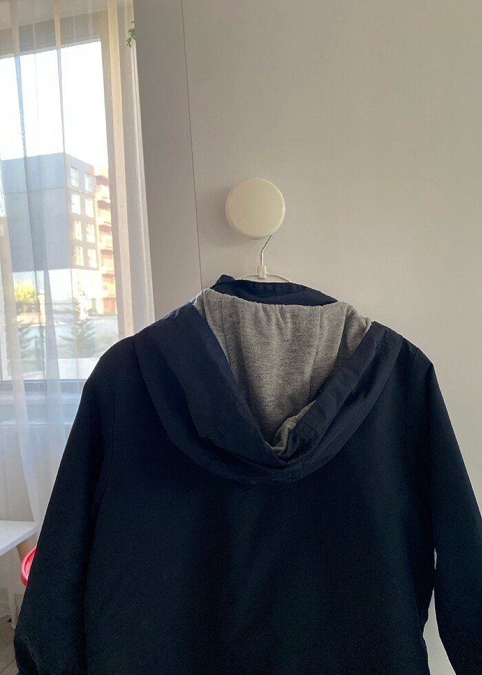 Kapüşonlu mevsimlik mont - Görsel 4