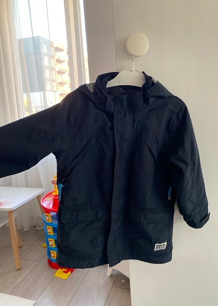 Kapüşonlu mevsimlik mont - Görsel 3