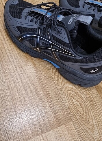 42,5 Beden asics erkek ayakkabısı