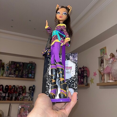Monster High schools out clawdeen