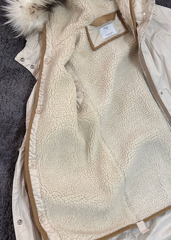 Bershka Kadın Beyaz Peluş Detaylı Midi Mont - Görsel 5