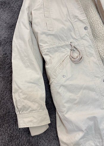 Bershka Kadın Beyaz Peluş Detaylı Midi Mont - Görsel 2