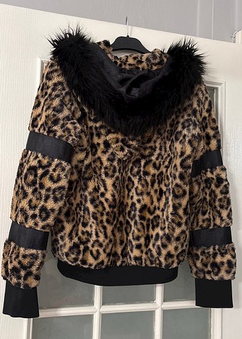 Leopar Desenli Kapüşonlu Kadın Kürk Mont - Görsel 5