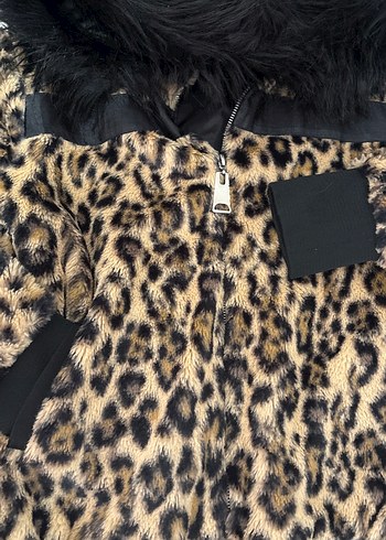 Leopar Desenli Kapüşonlu Kadın Kürk Mont - Görsel 4