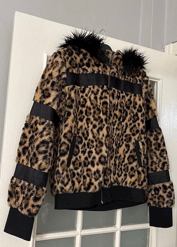 Leopar Desenli Kapüşonlu Kadın Kürk Mont - Görsel 6