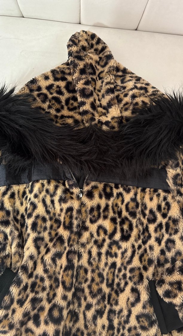 Leopar Desenli Kapüşonlu Kadın Kürk Mont - Görsel 2