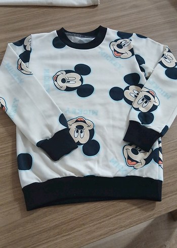 Renkli Baskılı Beyaz Sweatshirt