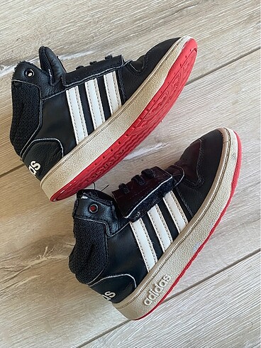 Adidas spor ayakkabı