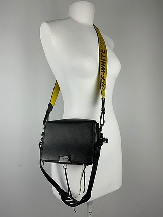 Beden siyah Renk Off-White Çapraz Çanta %70 İndirimli.