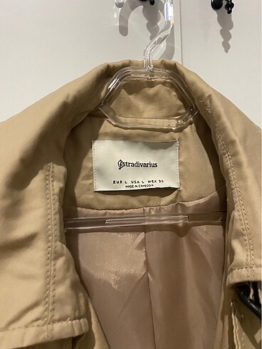 l Beden Stradivarius trençkot