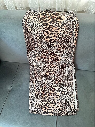 Leopar yırtmaçlı etek