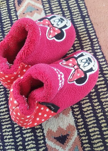Kız Çocuk Pembe Minnie Nakışlı Sıcak Ev Terliği