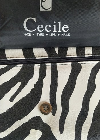 Cecile Siyah Deri Zebra Desenli Fermuarlı Makyaj Çantası