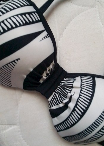 Zebra Desenli İnce Askılı Bikini Üstü - Görsel 2