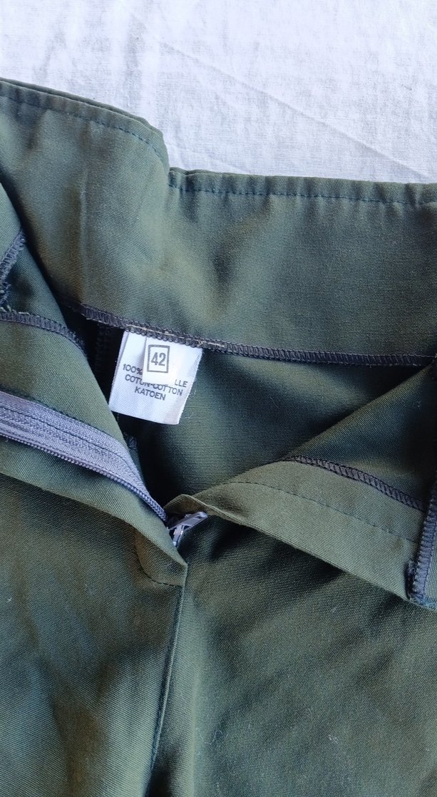 Düğmeli Salaş Haki Mini Şort - Görsel 4