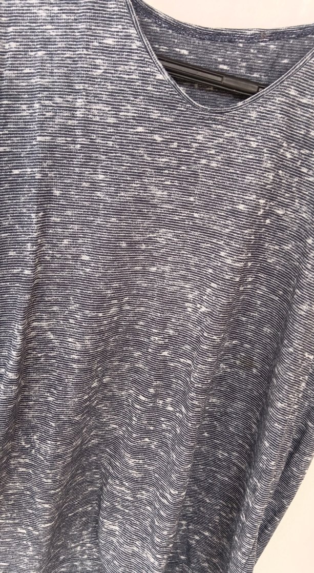 Gri V Yaka Keten Erkek Tişört - Görsel 2