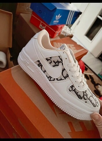 Nike Tekleme kalanlar 37 numara sıfır